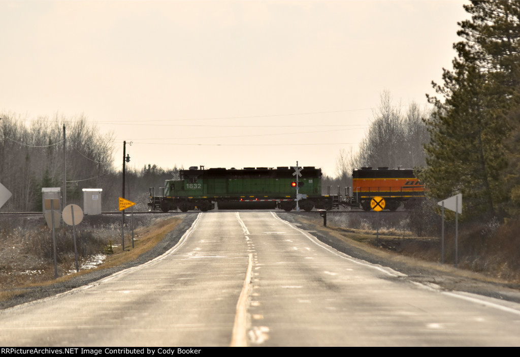 BNSF 1832